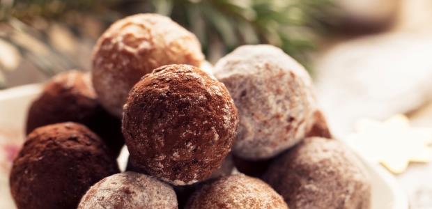 Chocolate, cherries and cranberries Truffles - La fraisonnée